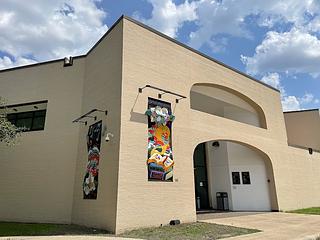 Flores Neighborhood Library main photo