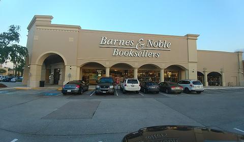Barnes & Noble main photo