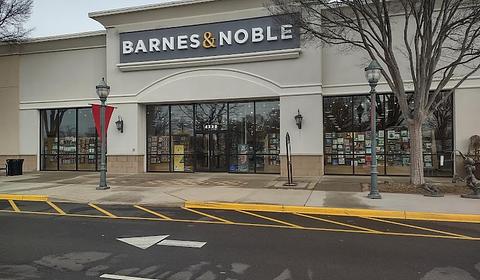 Barnes & Noble main photo
