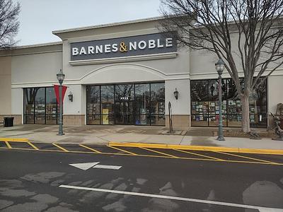 Barnes & Noble main photo