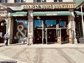Barnes & Noble main photo