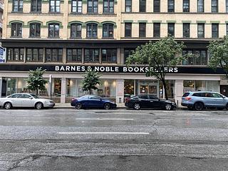 Barnes & Noble main photo