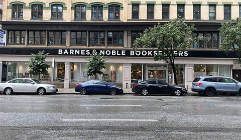 Barnes & Noble main photo