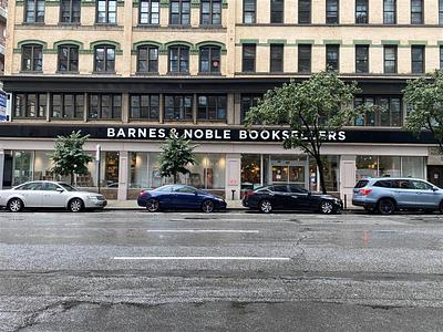 Barnes & Noble main photo