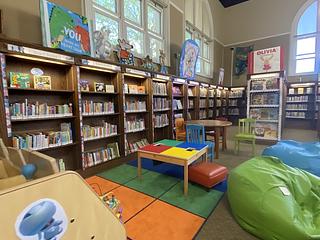 Tottenville Library main photo