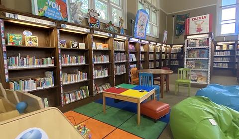 Tottenville Library main photo