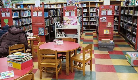 Queens Public Library at Briarwood main photo
