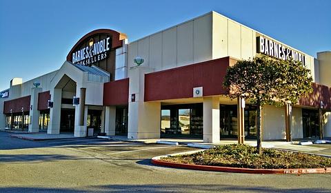 Barnes & Noble main photo