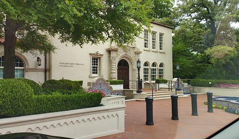 Highland Park Harvey R. "Bum" Bright Library main photo