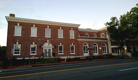 Huntington Public Library main photo