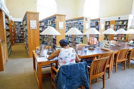 Enoch Pratt Free Library - Roland Park Branch main photo